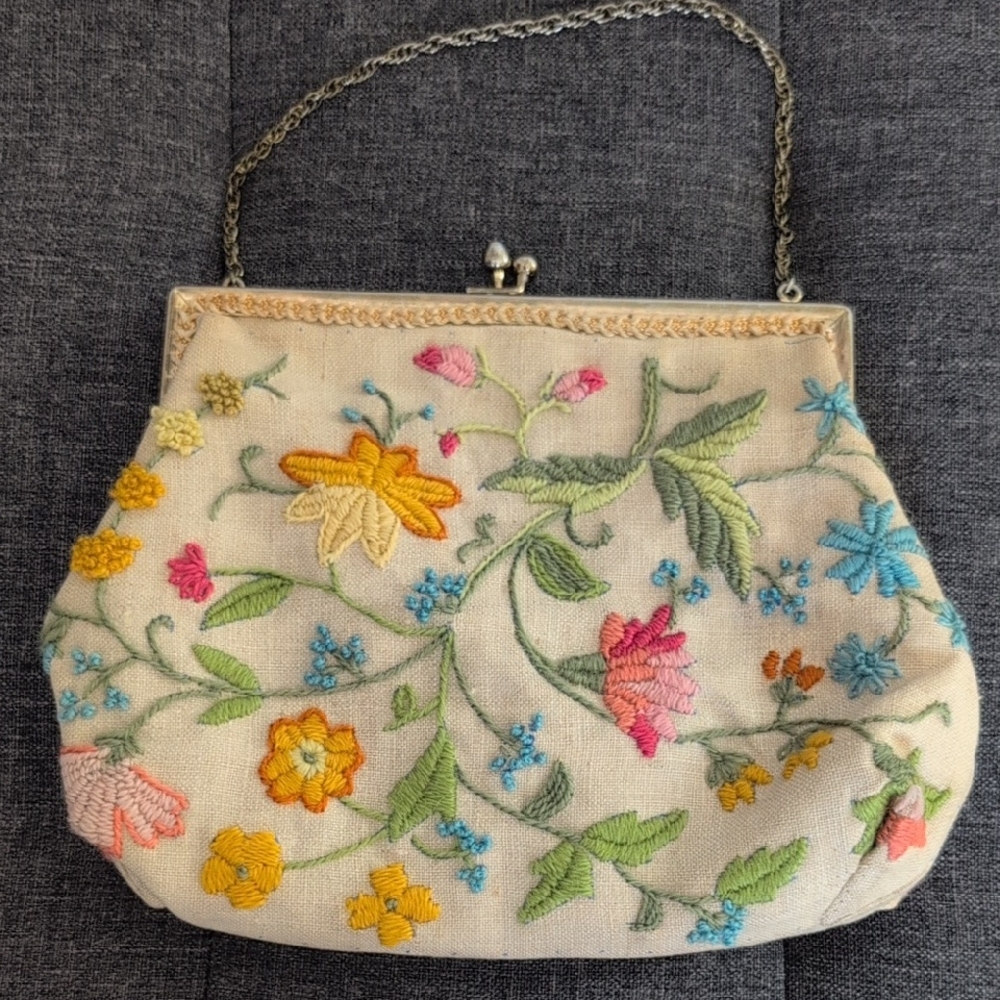 Vintage Jacobean Crewel Embroidered Linen Purse